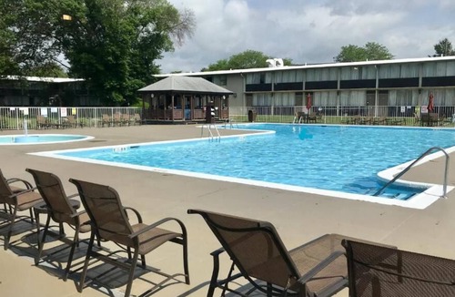 Bethlehem House | Relax and Unwind! Pet-Friendly Property, Onsite Pool, Free Breakfast!