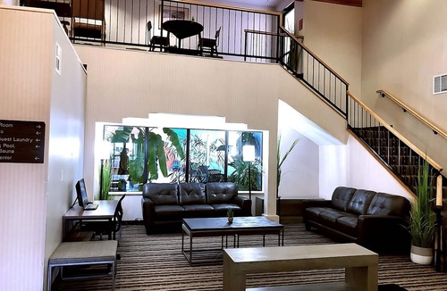 Window Rock Hotel | Relax and Unwind! Kid-friendly Unit w/FREE Breakfast & Parking! Pool & Hot Tub!