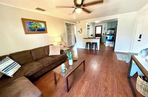 Crystal River Cottage | Relax, Explore, Boat Parking & Fenced yard