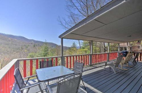 Upper Peachtree House | Relax Fireside: ‘HighBearNation Lodge’ Near Hiking