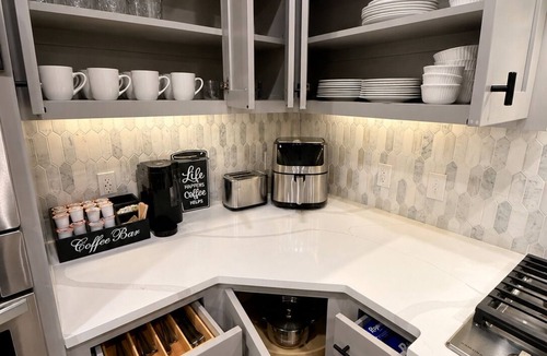 Yukon House | Relax in this modern new 2026 home - quiet, and clean with easy highway access