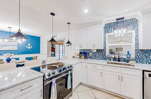 Port Orange House | Relax on 2.5 Acres w/Pool, Pet-Friendly, Near Daytona & Disney