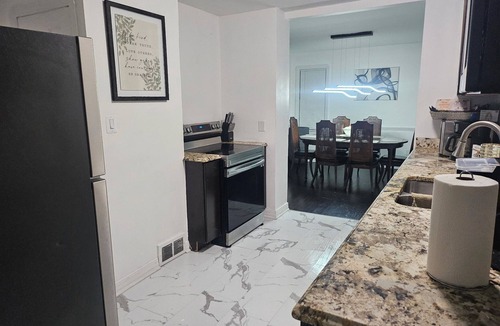 Cleveland House | RELAX! WORK! PLAY! STAY!