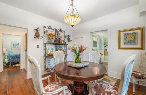 Melbourne House | Relaxing 2Br 1Bath Oasis near River 9 min to Beach