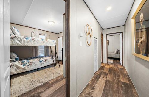 Copperas Cove Villa | Relaxing 3Bedroom 2bath Getaway at Joy Drive-In Movie