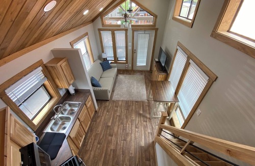 Oak Creek Cottage | Relaxing Getaway in our Cottage at Lodges of Oak Creek!