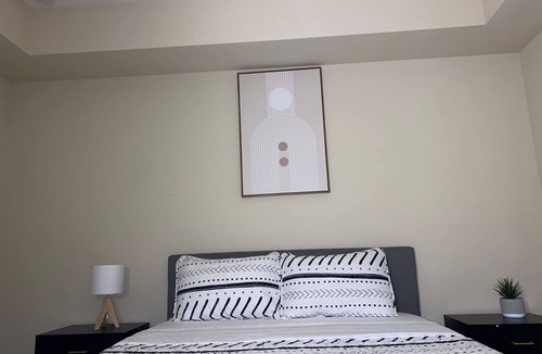 Mid-Wilshire Apartment | Relaxing Haven in LaBrea