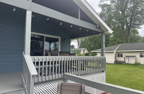 Monticello House | Relaxing Lakefront Escape on Lake Shafer