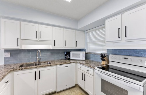 Satellite Beach Condo | Relaxing Oceanfront Condo with Steps to Beach & Heated Pool 🌴