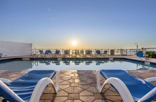 Seabreeze Park House | Relaxing Oceanfront Stay | Private Balcony w/Stunning Sea Views
