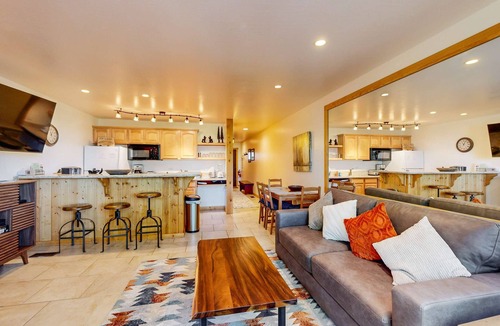 Truckee Condo | Remodeled Coyote Fork getaway - Ski-in-ski-out with pools, hot tubs & tennis