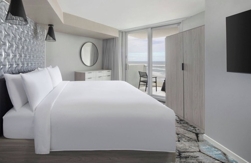 Rosemont Hotel | Renaissance Daytona Beach Oceanfront Hotel
