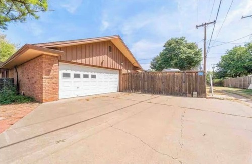 Lubbock House | Reserved Luxury