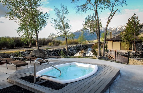 Gardnerville Villa | Resort with Hot Springs, Pool & Mountain Views!