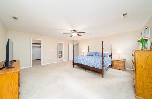 Greensboro House | Ridge Haven Manor 3300 sf 5 Bdrm