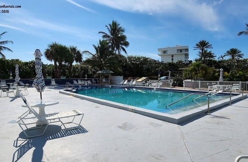 Hutchinson Island South Cottage | Right Direction Rentals Paradise Beach House