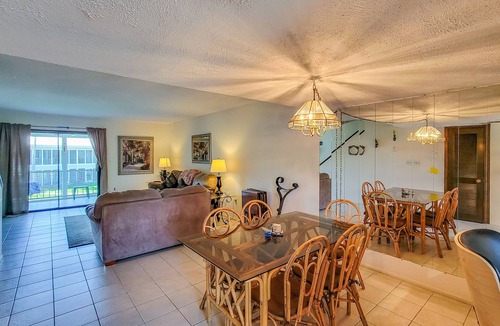 Welaka Condo | River Bend Resort - Pool View 2BR, 2nd floor #A205