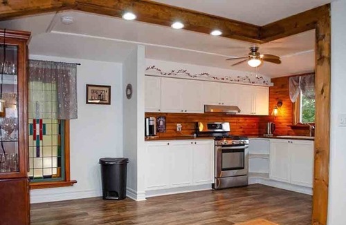 Irondale Cottage | River Edge - Three Bedroom Cottage, Sleeps 11