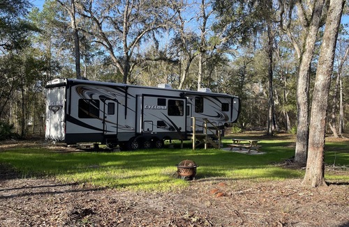 Old Town House | River front relaxation retreat rv on the famous Suwannee river
