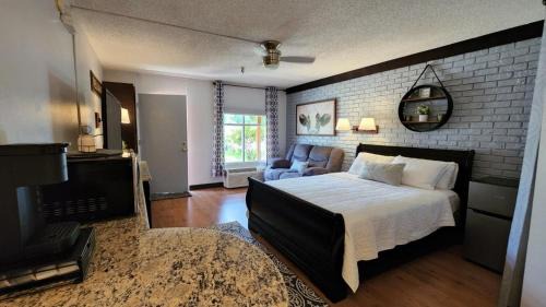 River Ranch Apartment | River Ranch Getaway! First Floor, Steps to Pool! 136