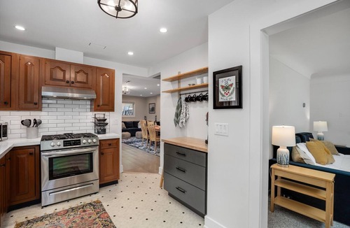 Ann Arbor House | River Rock Guest House - A Quiet Haven w/Firepit, Walking & Biking River Trails