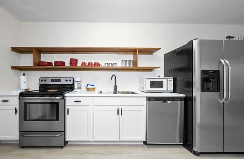 Steinhatchee Apartment | Riverfront Cottage 2 Bedroom Queen Beds/dockage included