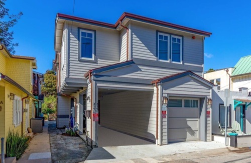Capitola House | Riverfront Duplex w/Patio & Fire Pit