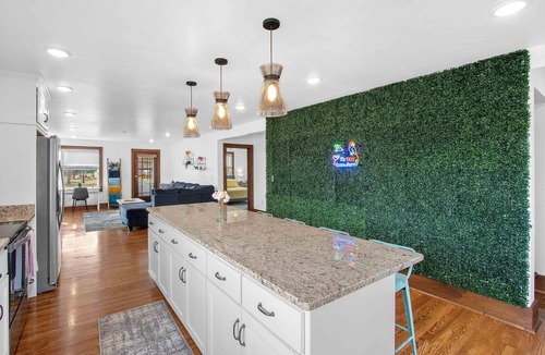Oconto House | Riverfront Kayaks Bay Access Sleeps 15