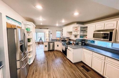 Elizabeth Mcbrides Raulersons House | Riverfront Retreat - Pool & Hot Tub - Mins from Beach, Speedway, & Ocean Center!