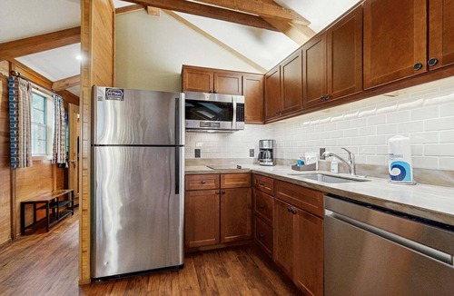Cullowhee House | Riverfront Wilderness Cabin