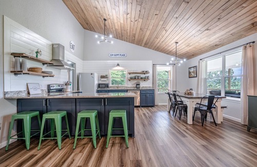 Caddo Gap House | Riverfront with spectacular Mountain View’s