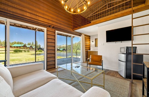 Greer Cabin | Riverside Suite Casita 7