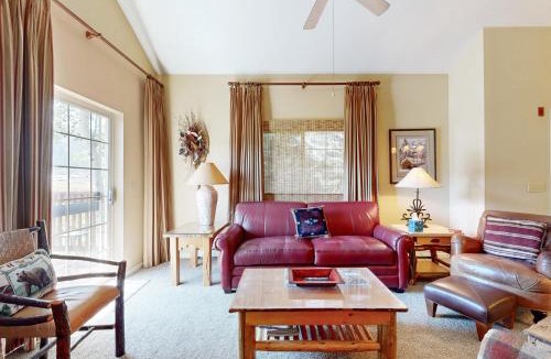 Edwards Apartment | Riverside Treehouse