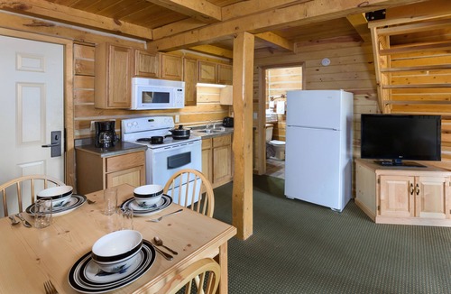 Custer Hotel | Rock Crest Lodge And Cabins