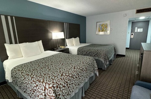 Rock Falls Hotel | Rockfalls Inn & Suite