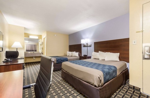 Lincoln Hotel | Rodeway Inn Lincoln West - University Area