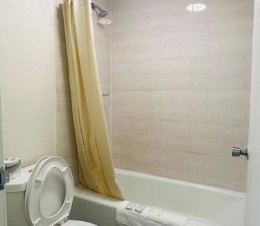 Silver Springs Hotel | Rodeway Inn Silver Springs - Ocala East