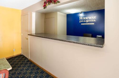 Austin Hotel | Rodeway Inn & Suites Austin I-90