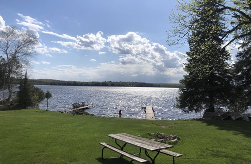 Ainsworth House | Rolling Stone Lakeside Cabin 3 East Shore Resort 3 Bedroom