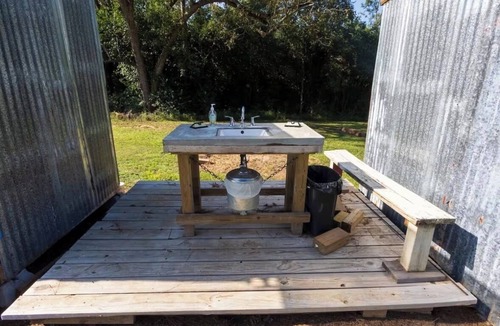 Coldspring Cabin | Romantic Camp Getaway Near Lake Livingston