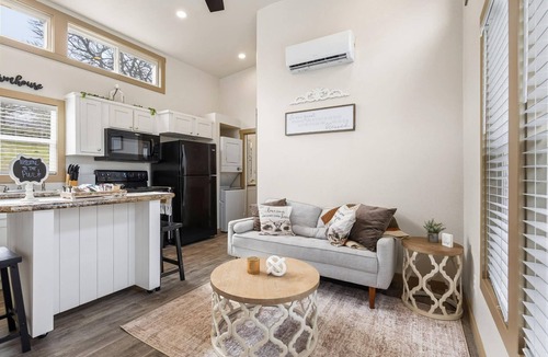 Denison House | Romantic Tiny Home with Pond, Pier & Firepit