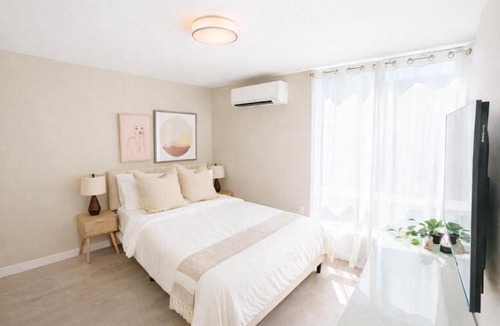 Broadway House | Rooftop with Skyline and Space Needle Views, AC, World Soccer Match 15min to Stadium
