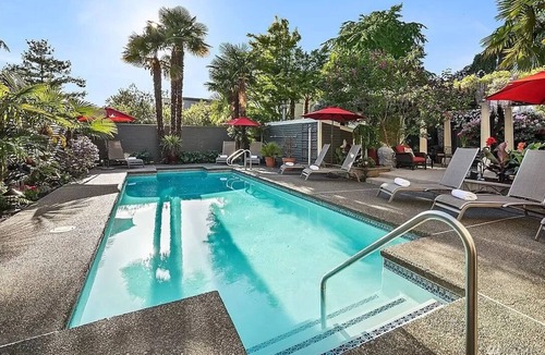 Broadway House | Room 308 - Unique Accommodations in Seattle's Capitol Hill