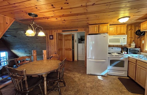 Abrams House | Rost Lake House Retreat-Enjoy all the fun the area has to offer