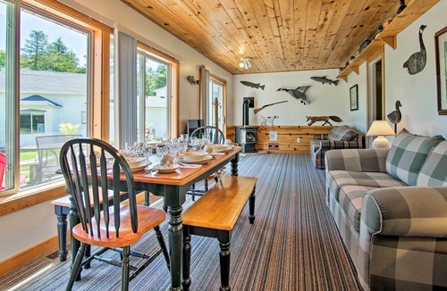 Rowleys Bay Cottage | Rowleys Bay Cottage w/Grill Near Fall Foliage