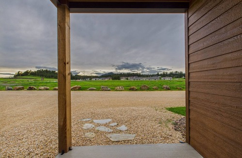 Custer House | Rushmore Cabin - 3 BD Cabin