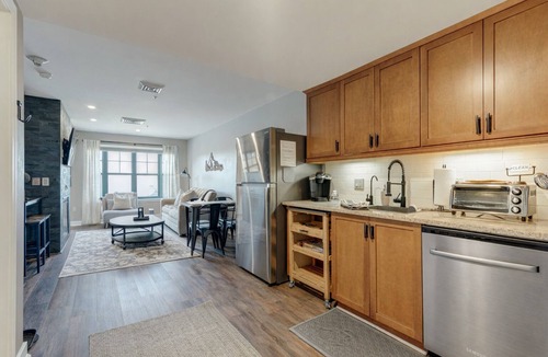 Vernon Condo | Rustic Chic Stays - Walk to Mountain Creek Resort - Waterpark OPEN DAILY!