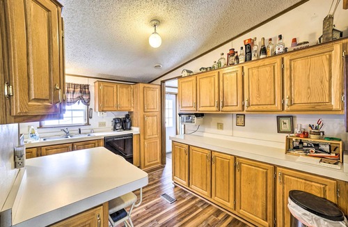 Sugar Grove Cottage | Rustic Family Home + Acreage ~ 20 Mi Hocking Hills