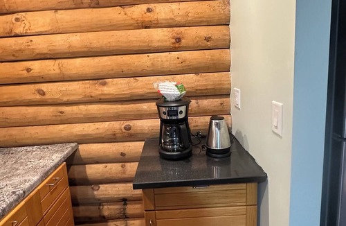 Johnsonburg Cabin | Rustic Log Cabin Nature Getaway Access to indoor Pool/Hot Tub for fee Pet/420 Ok