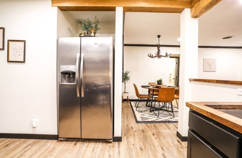 Lubbock House | Rustic-Lux 2 bedroom 2 Bath
